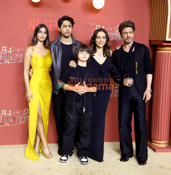 photos shah rukh khan kajol aryan khan ajay devgn sahher bambba shashank khaitan and others grace the premiere of the bads of bollywood 1123 6
