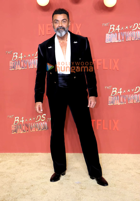 photos shah rukh khan kajol aryan khan ajay devgn sahher bambba shashank khaitan and others grace the premiere of the bads of bollywood 99008 72