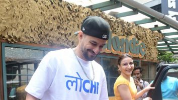 Photos: Soha Ali Khan and Kunal Kemmu spotted outside a café in Bandra