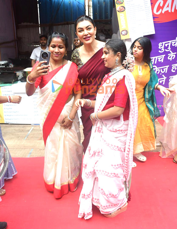 Photos: Sushmita Sen, Bipasha Basu and Karan Singh Grover snapped at a Durga Puja Pandal Photos: Sushmita Sen, Bipasha Basu and Karan Singh Grover snapped at a Durga Puja Pandal