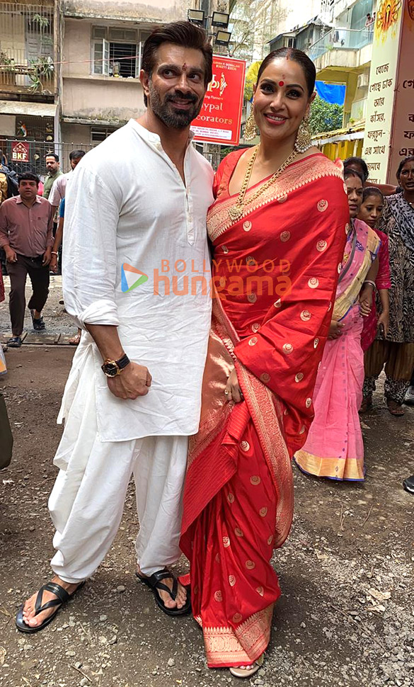 photos sushmita sen bipasha basu and karan singh grover snapped at durga puja pandal 2