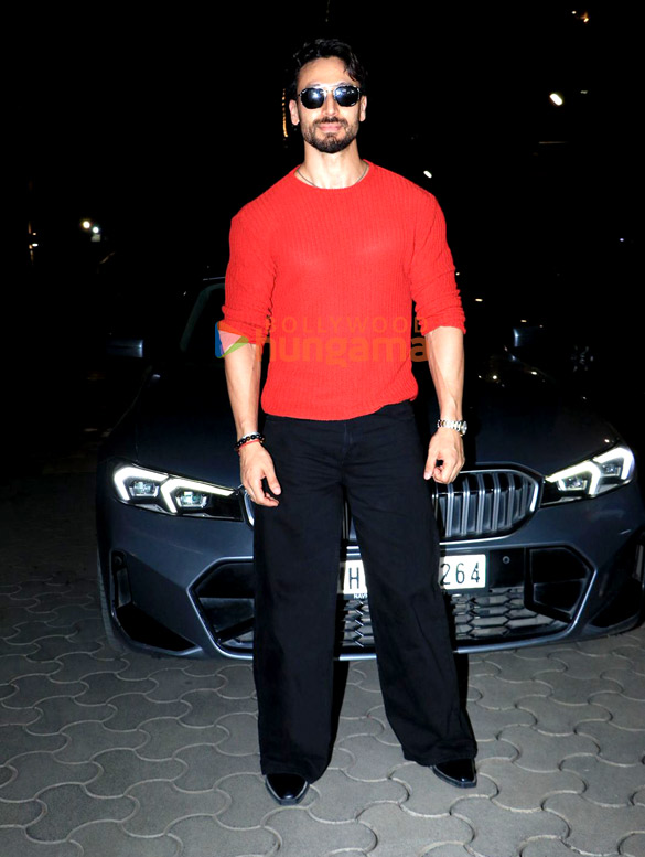 Photos: Tiger Shroff snapped promoting Baaghi 4 at PVR ICON, Andheri Photos: Tiger Shroff snapped promoting Baaghi 4 at PVR ICON, Andheri