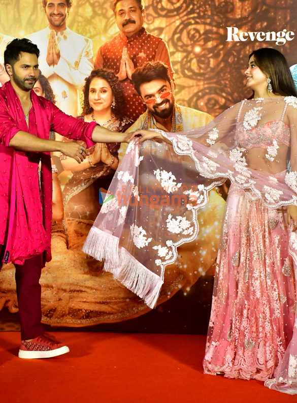 photos varun dhawan and janhvi kapoor snapped at sunny sanskari ki tulsi kumari trailer launch 4