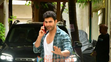 Photos: Varun Dhawan snapped in Juhu