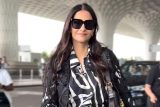 Walking like the runway is hers! Sonam Kapoor at the airport