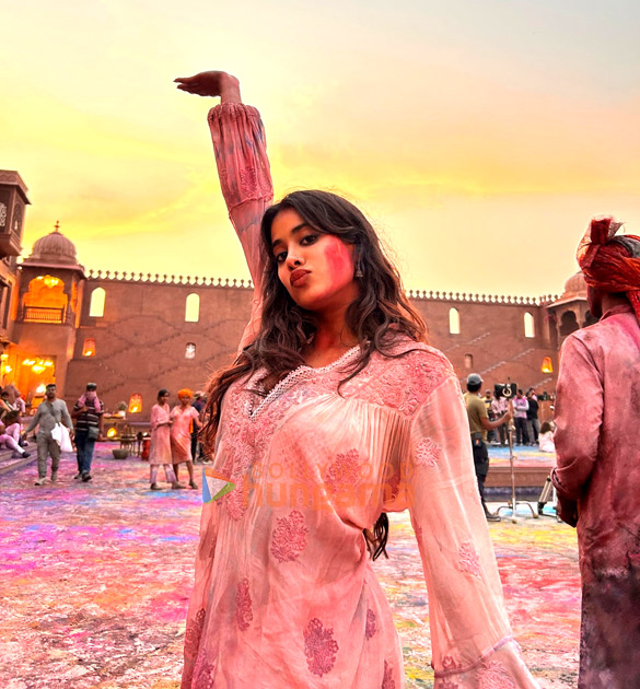 sunny sanskari ki tulsi kumari 2 5