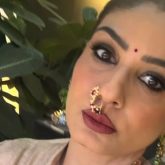 Raveena Tandon offer prayers at Pune’s Bhausaheb Rangari Ganpati Mandal, applies tika on dog; watch