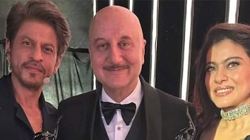 Anupam Kher reflects on reuniting with Shah Rukh Khan and Kajol at Filmfare: “साल बदले हैं… जज़्बात नहीं”