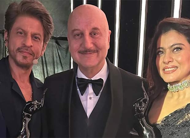 Anupam Kher reflects on reuniting with Shah Rukh Khan and Kajol at Filmfare “साल बदले हैं… जज़्बात नहीं”