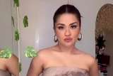Avneet Kaur grooving on cute little insta trends