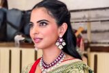 Beautiful Isha Ambani wearing Manish Malhotra