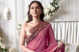 Bebojaan in pink half saree! Aditi Rao Hydari
