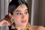 Iconic in every detail! Janhvi Kapoor