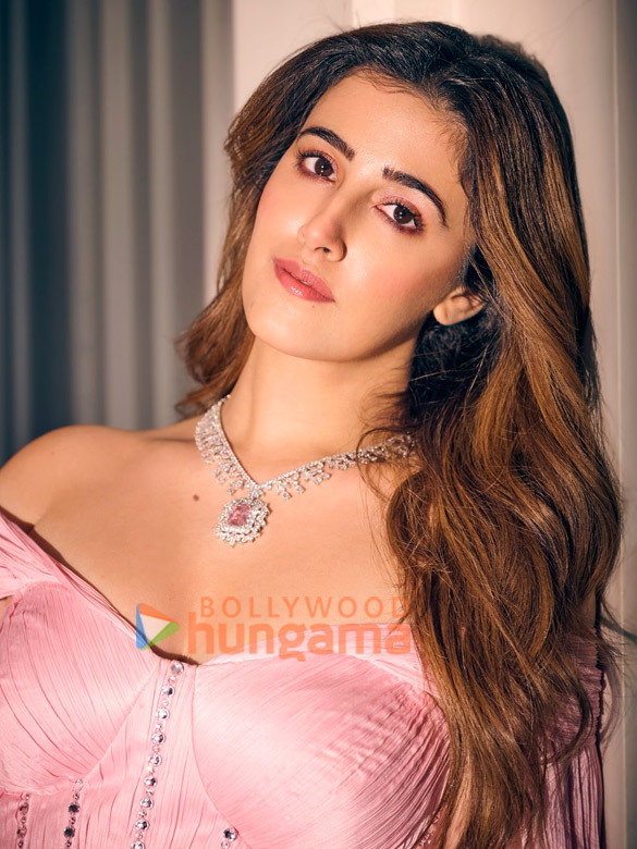 nupur sanon 3 9