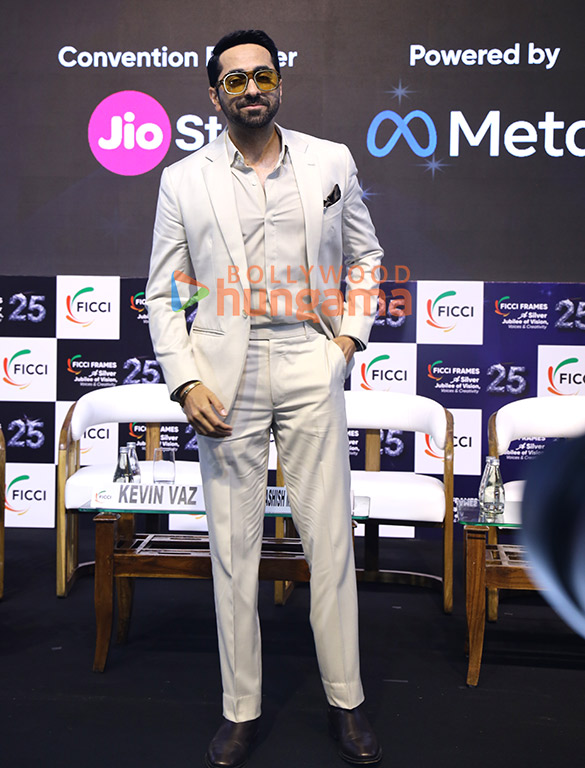 photos akshay kumar ayushmann khuranna in conversation with chief minister devendra fadnavis at ficci frames 2025 2