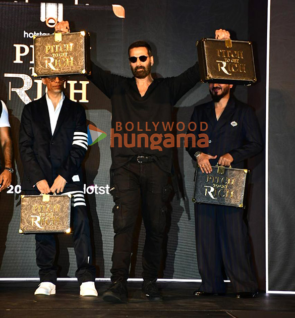 Photos: Akshay Kumar, Karan Johar, Malaika Arora and others snapped at Pitch To Get Rich press conference in Bandra Photos: Akshay Kumar, Karan Johar, Malaika Arora and others snapped at Pitch To Get Rich press conference in Bandra