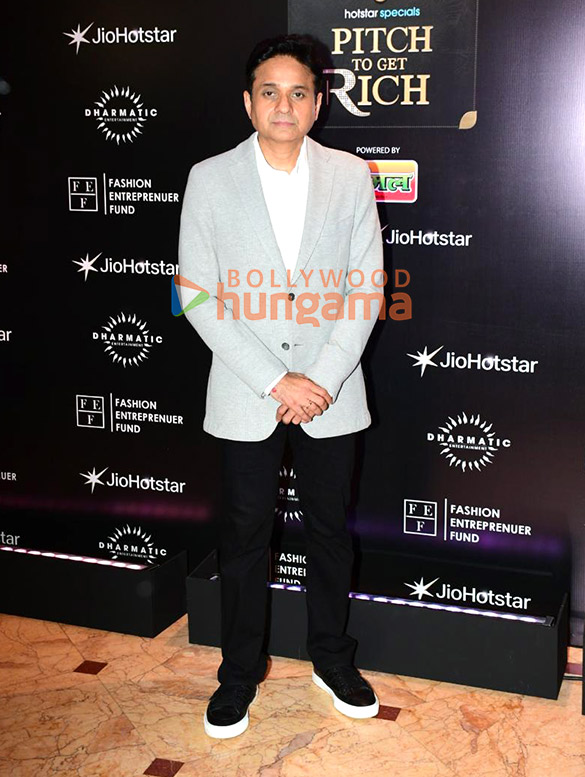 photos akshay kumar karan johar malaika arora and others snapped at pitch to get rich press conference in bandra 6