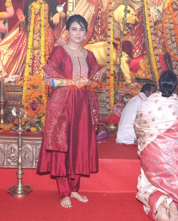 photos alia bhatt hrithik roshan rani mukerji karan johar ajay devgn kajol and others snapped at 79th north bombay sarbojanin durga puja 23