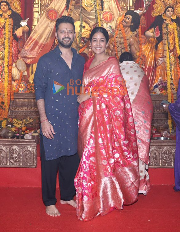 photos alia bhatt hrithik roshan rani mukerji karan johar ajay devgn kajol and others snapped at 79th north bombay sarbojanin durga puja 4