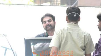 Photos: Arbaaz Khan and Sshura Khan snapped leaving Hinduja Hospital