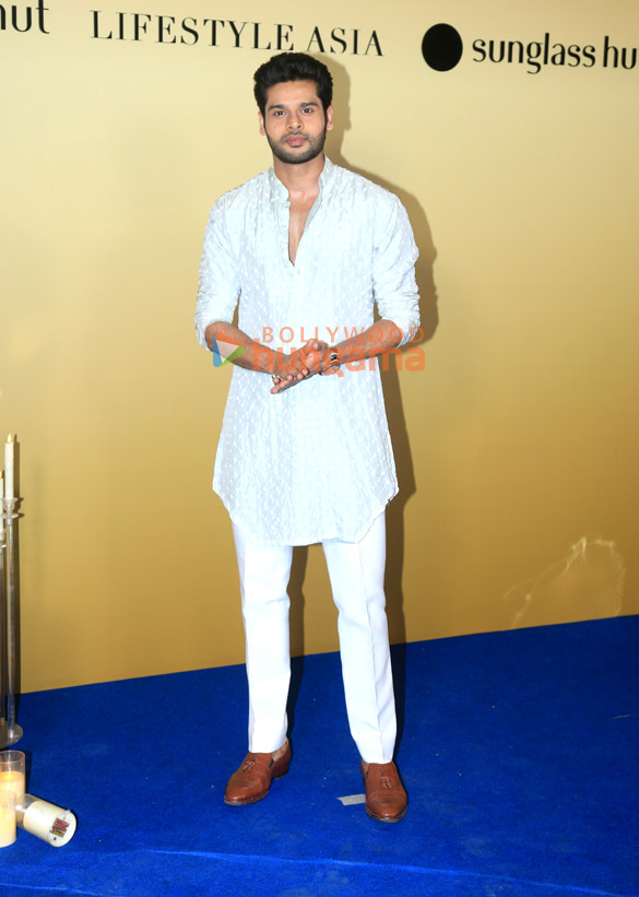 photos avneet kaur nushrratt bharuccha aaman devgan urvashi rautela and others grace the lifestyle diwali bash 2025 29