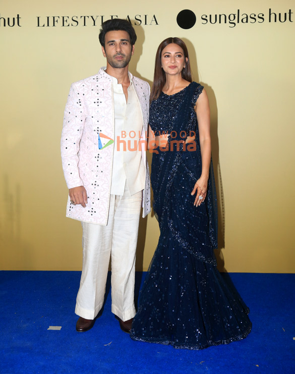 photos avneet kaur nushrratt bharuccha aaman devgan urvashi rautela and others grace the lifestyle diwali bash 2025 86