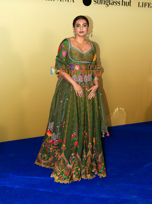 photos avneet kaur nushrratt bharuccha aaman devgan urvashi rautela and others grace the lifestyle diwali bash 2025 9
