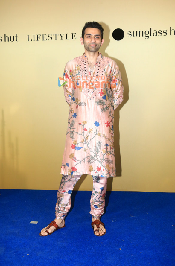 photos avneet kaur nushrratt bharuccha aaman devgan urvashi rautela and others grace the lifestyle diwali bash 2025 94