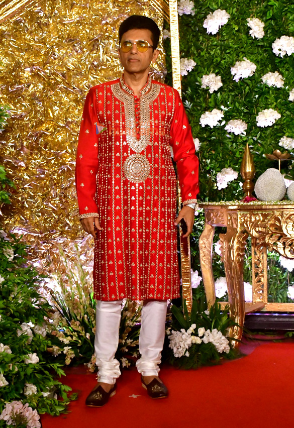 photos hrithik roshan saba azad nargis fakhri siddhant chaturvedi arshad warsi and others snapped attending ramesh s tauranis diwali bash 13