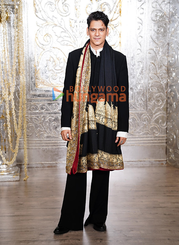 photos kriti sanon ananya panday alaya f sara ali khan and others attend manish malhotras diwali party 19