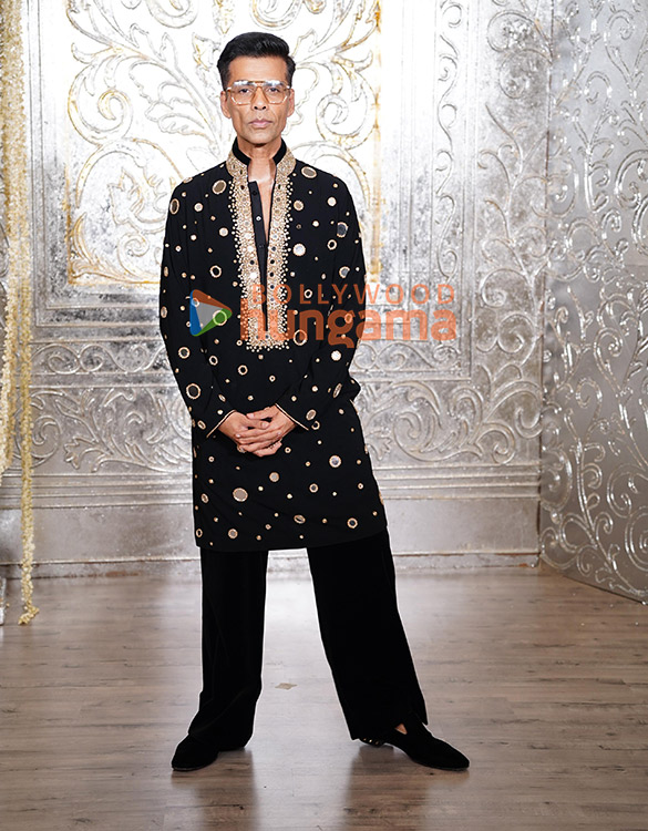 photos kriti sanon ananya panday alaya f sara ali khan and others attend manish malhotras diwali party 20