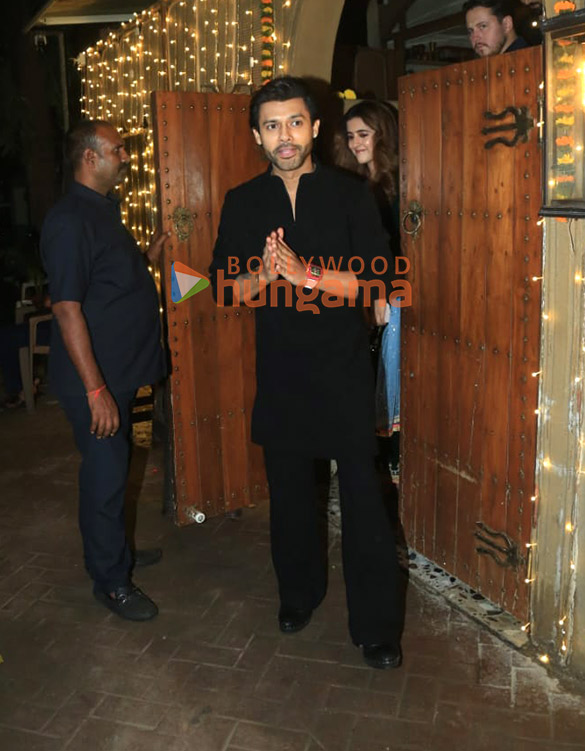 photos kriti sanon nupur sanon and stebin ben snapped in bandra 3
