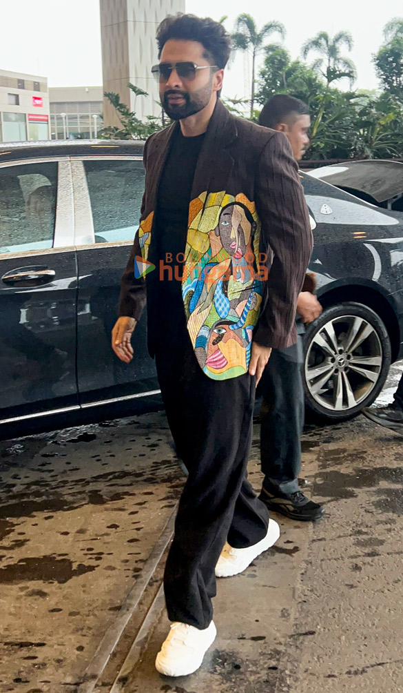 photos mouni roy adnan sami rajat bedi and others snapped the airport 10