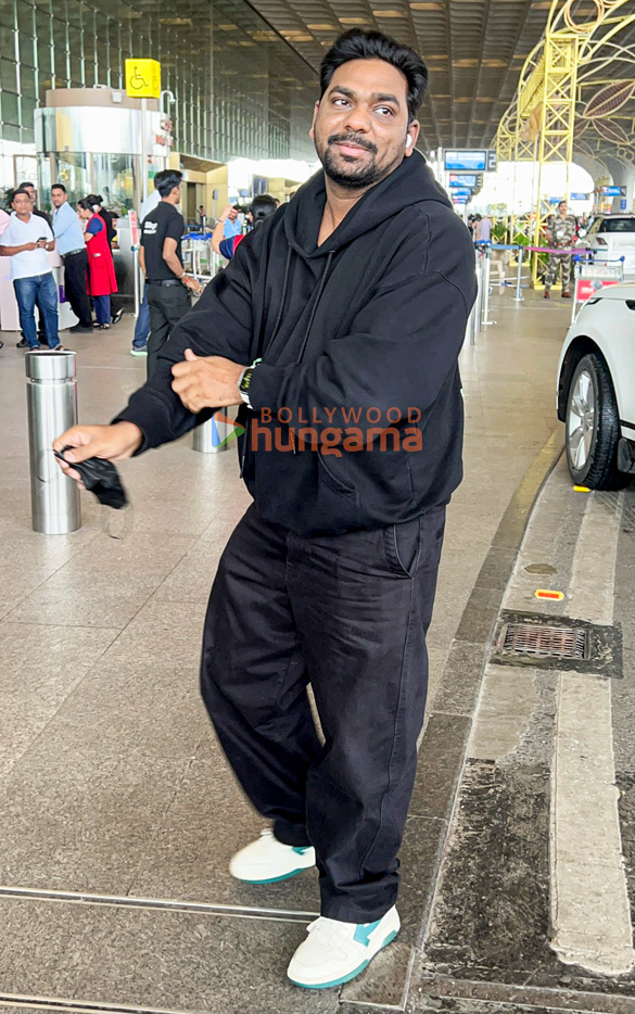 photos mouni roy adnan sami rajat bedi and others snapped the airport 8