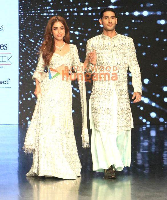 photos mouni roy divyanka tripathi and others turn showstoppers at bombay times fashion week 2025 10