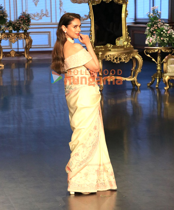 photos mouni roy divyanka tripathi and others turn showstoppers at bombay times fashion week 2025 13