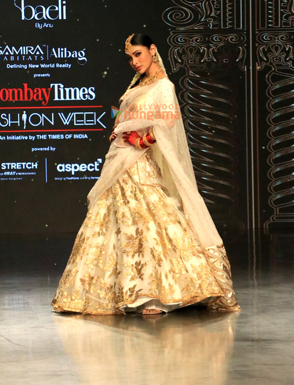 photos mouni roy divyanka tripathi and others turn showstoppers at bombay times fashion week 2025 4