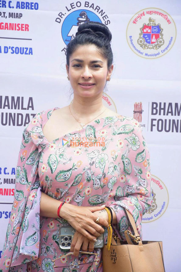 photos mr asif bhamla saher bhamla and chief guest tanishaa mukerji snapped at the medical camp organized by the bhamla foundation at st peters church ground bandra 4