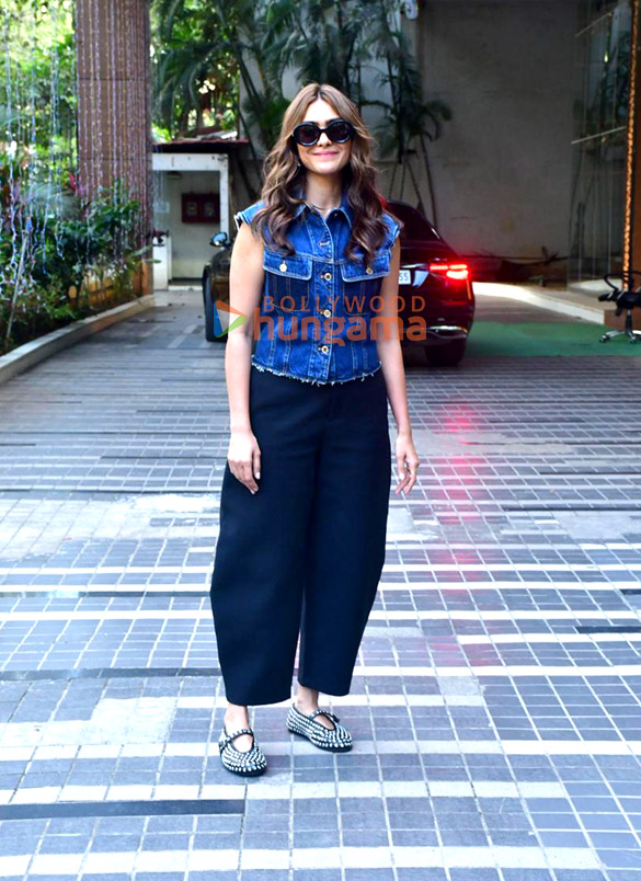 photos mrunal thakur snapped in andheri 3 12