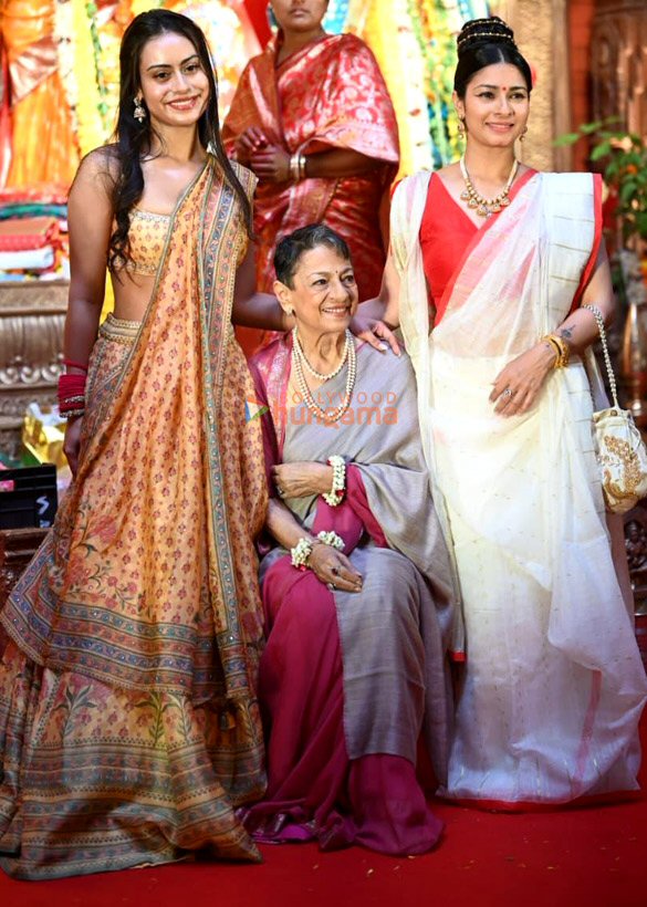 photos priyanka chopra jonas ranbir kapoor rani mukerji kajol and others snapped during durga puja at north bombay sarbojanin 8