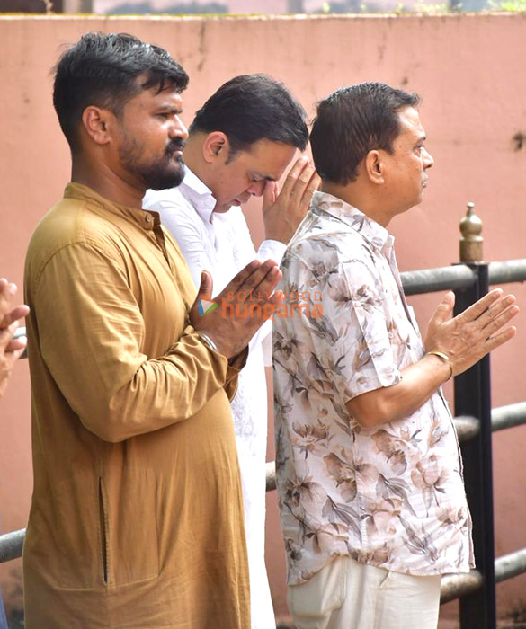photos rajesh kumar rupali ganguly neil nitin mukesh sumeet raghavan and others attend the funeral of satish shah 2