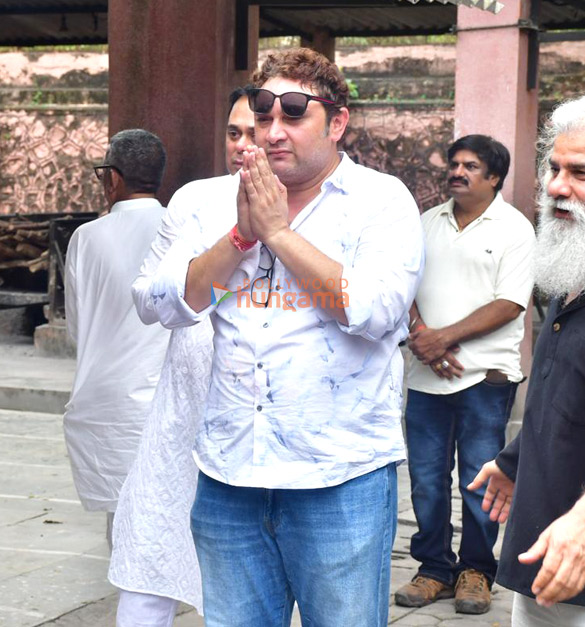 photos rajesh kumar rupali ganguly neil nitin mukesh sumeet raghavan and others attend the funeral of satish shah 3399 5