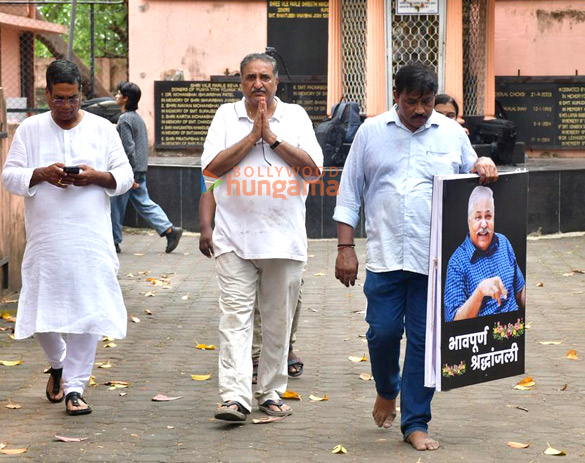 photos rajesh kumar rupali ganguly neil nitin mukesh sumeet raghavan and others attend the funeral of satish shah 3399 7
