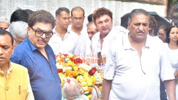 Photos: Rajesh Kumar, Rupali Ganguly, Neil Nitin Mukesh, Sumeet Raghavan and others attend the funeral of Satish Shah
