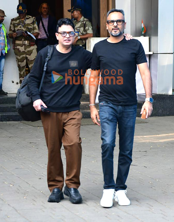 photos rakul preet singh ajay devgn r madhavan meezaan jafri and others snapped promoting de de pyaar de 2 at kalina airport 4