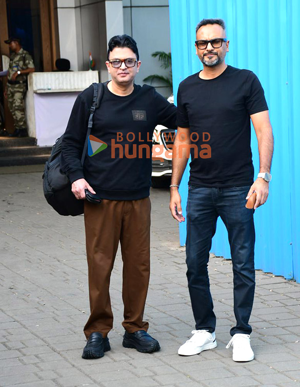 photos rakul preet singh ajay devgn r madhavan meezaan jafri and others snapped promoting de de pyaar de 2 at kalina airport 5