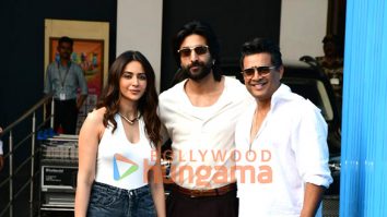 Photos: Rakul Preet Singh, Ajay Devgn, R Madhavan, Meezaan Jafri and others snapped promoting De De Pyaar De 2 at Kalina airport