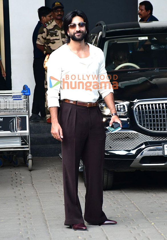 photos rakul preet singh ajay devgn r madhavan meezaan jafri and others snapped promoting de de pyaar de 2 at kalina airport 8