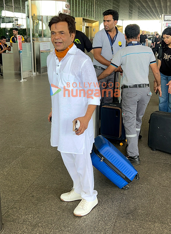photos rakul preet singh jackky bhagnani nimrat kaur alaya f and others snapped at the airport 13