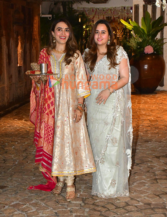 photos raveena tandon geeta basra shilpa shetty mira rajput kapoor and others snapped at anil kapoors residence for karwa chauth 009 2